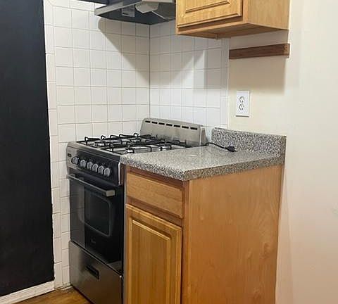 5th image of 33 Concord St
