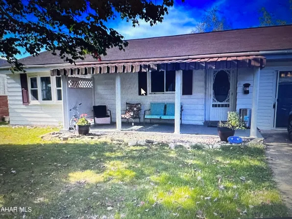 421 Juniper St, Northern Cambria, PA 15714