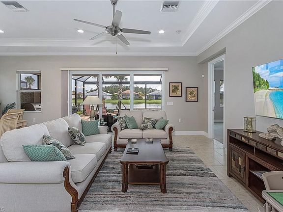 3rd image of 10358 Fontanella Dr