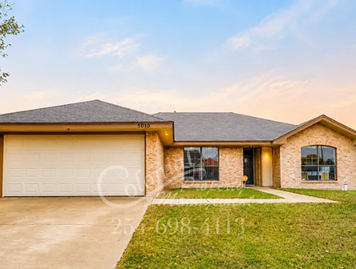 5010 James Loop Photo 1