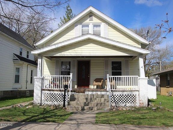 2nd image of 1037 Powers Ave NW