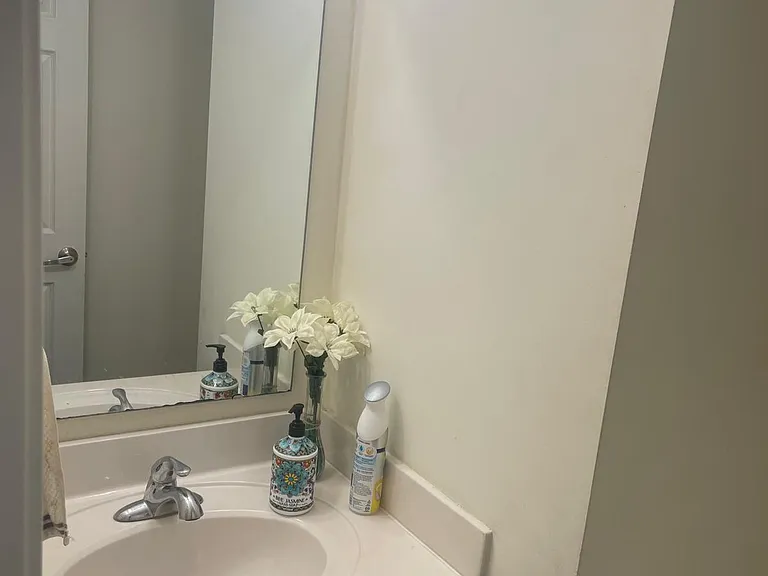 906 Briarstone Dr — Photo 3