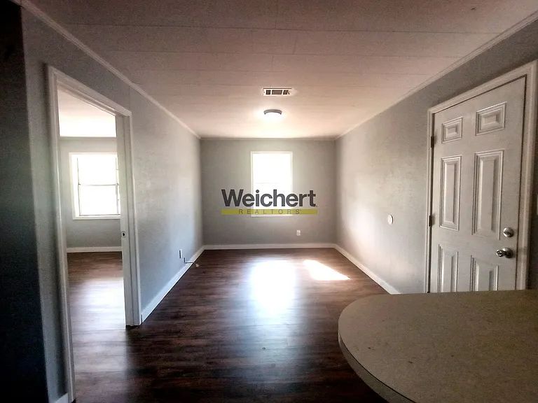 209 S 16th Ave — Photo 5