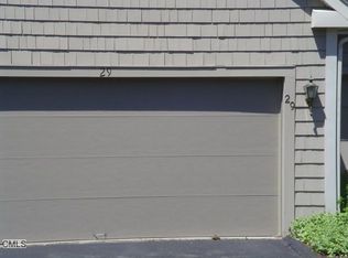 29 Lake Pl N, Danbury, CT 06810
