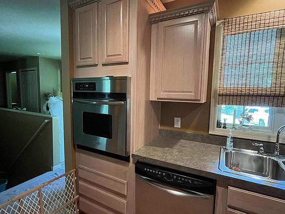 5th image of 1424 Cuyahoga Ln
