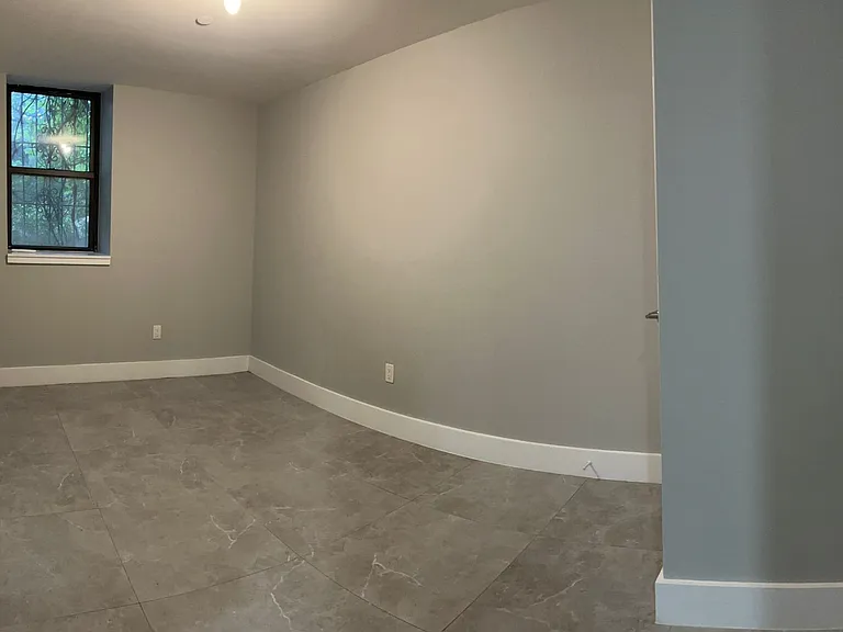 386 Essex St #3 — Photo 2