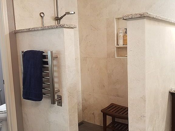 Ensuite with rain shower 
