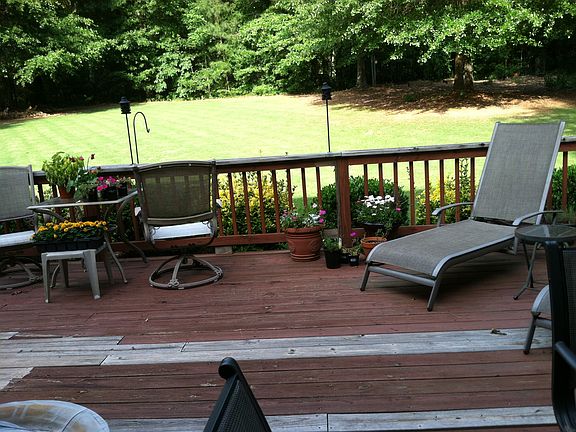 5th image of 212 Arthur Dr