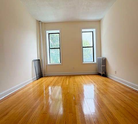 5th image of 86-20 Park Ln S #1