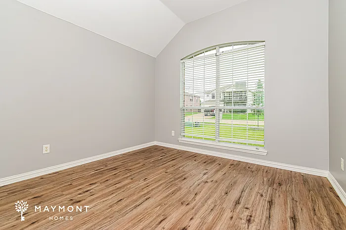 610 Fox Glen Dr — Photo 10