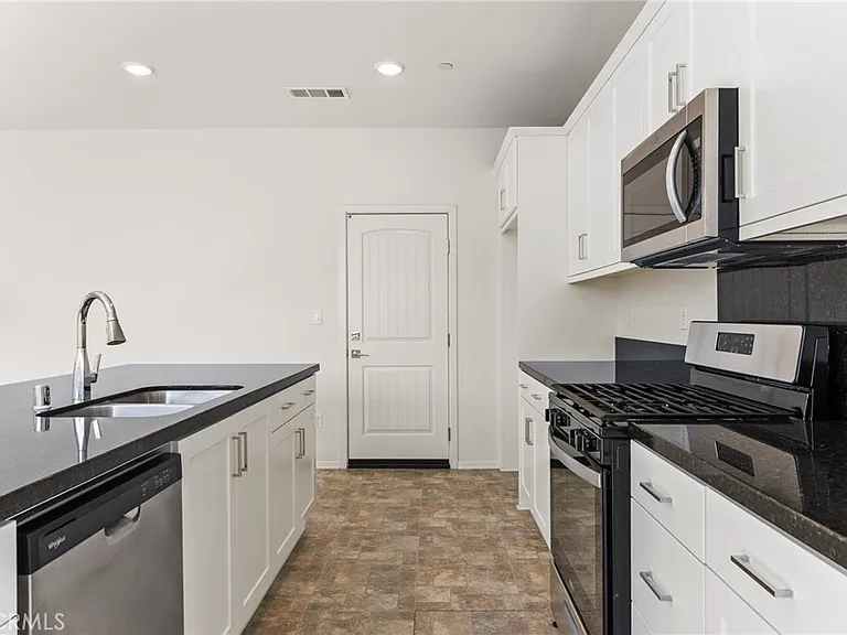 1820 Julie Dr — Photo 8