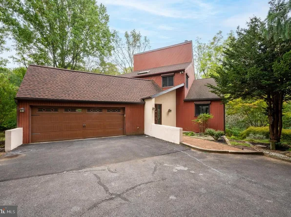 111 Harvey Ln, Chadds Ford, PA 19317