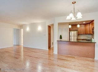 16 Rutland Ct, Red Bank, NJ 07701