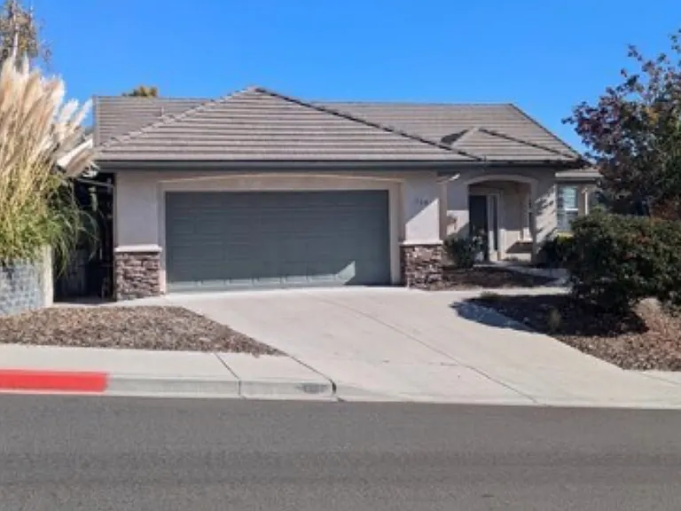708 Asilo St — Photo 1