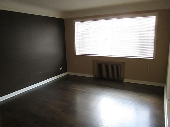 3rd image of 1375 N Washington St APT 207