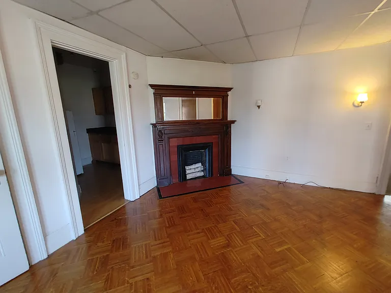 485 University Ave #5 — Photo 4