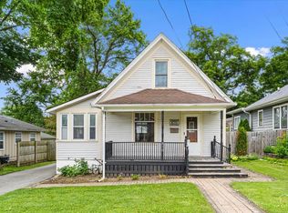 870 Lavoie Ave, Elgin, IL 60120