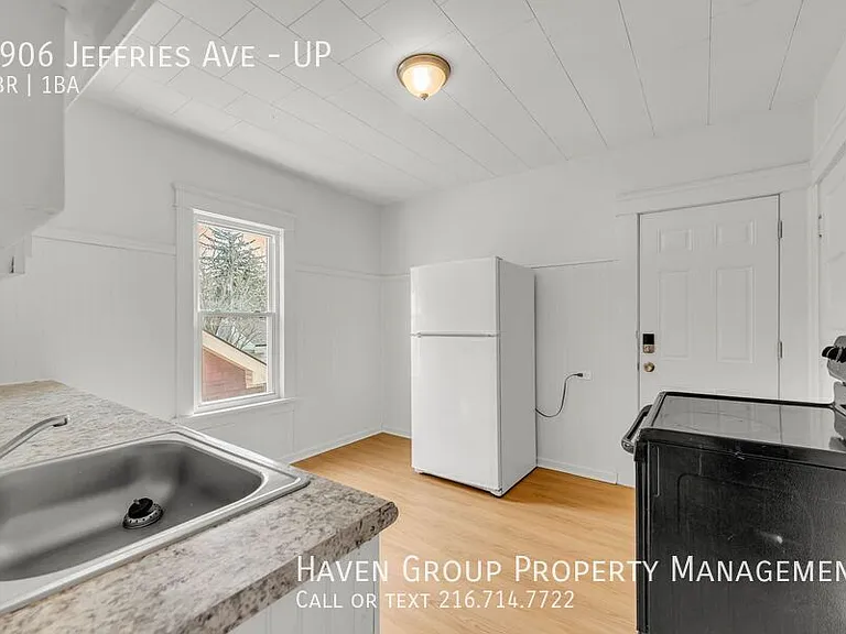 8906 Jeffries Ave #UP — Photo 12