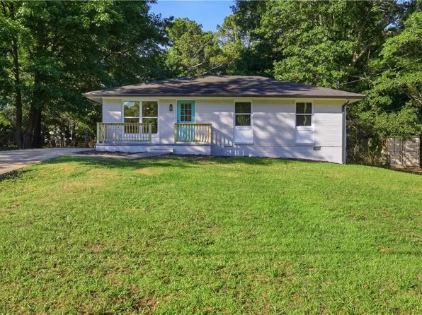 8399 Attleboro Dr, Jonesboro, GA 30238