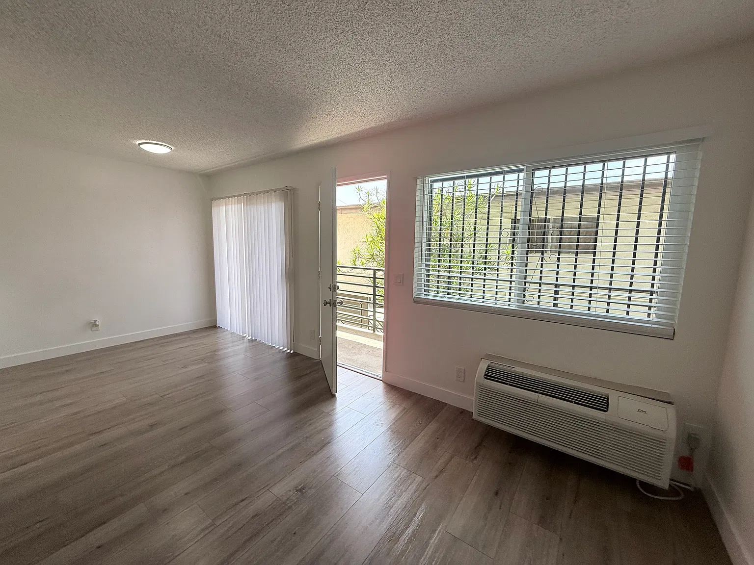 1 bed, $1,900 — Photo 4