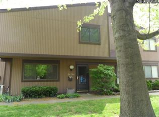 26706 Lake Of The Falls Blvd, Olmsted Falls, OH 44138