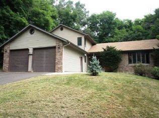 1378 Ridgeway Dr, West Saint Paul, MN 55118
