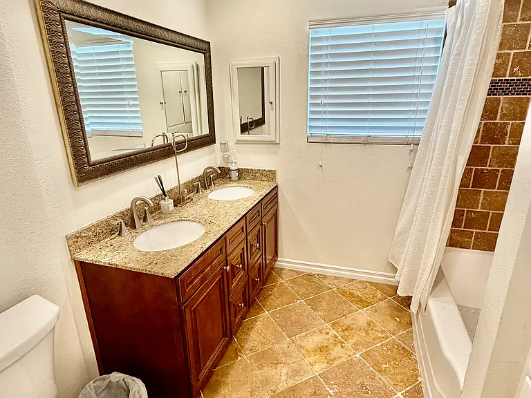 5354 Sierra Vista Ave — Photo 2