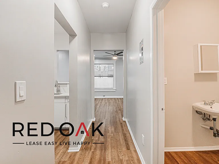 692 Valencia St #303 — Photo 8