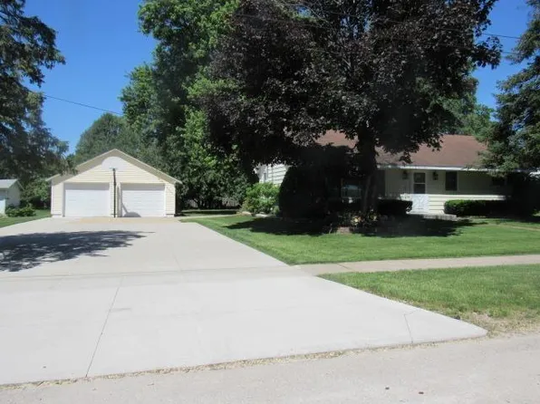 511 Andrew St NE, Hopkinton, IA 52237