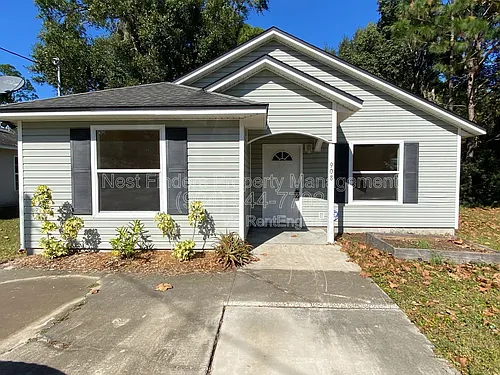 908 Helen St Photo 1