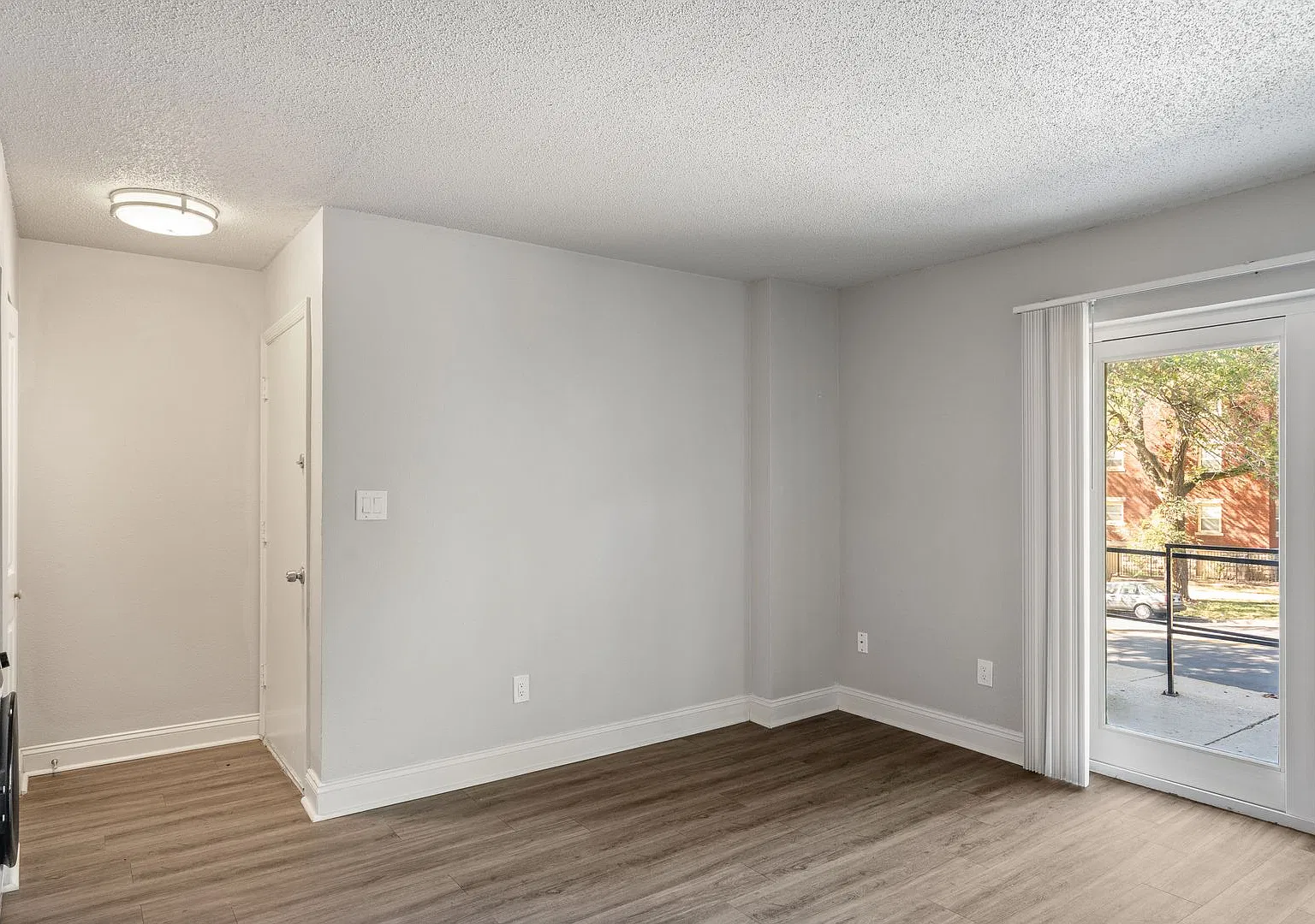 Pendleton Heights Apartments — Photo 2