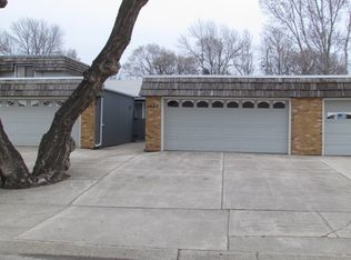 1435 1st St SW, Minot, ND 58701