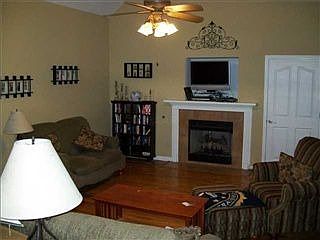 3rd image of 631 Williamsburg Dr