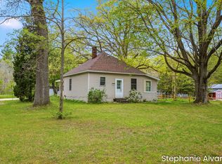 1560 E McMillan Rd, Muskegon, MI 49445