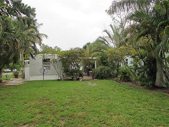 2nd image of 5627 Meadowlark Ln