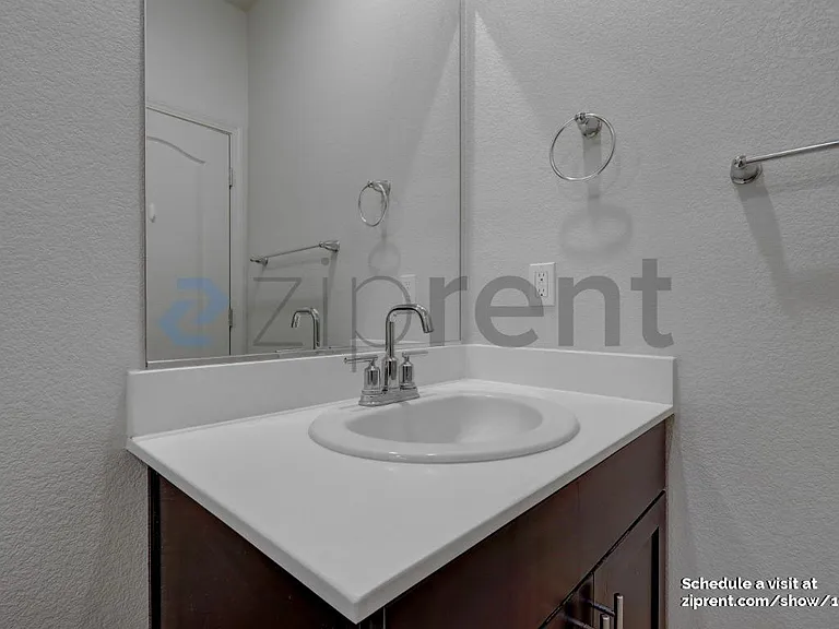 1474 Dorrington Ln — Photo 8