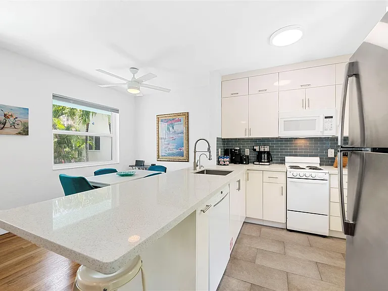 3015 Seville St #6 — Photo 10