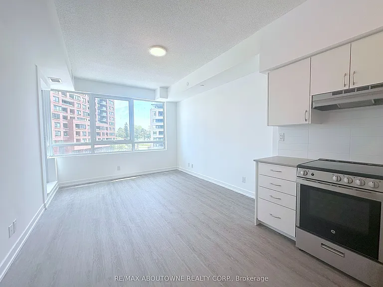 25 Kitney Dr #305 — Photo 4