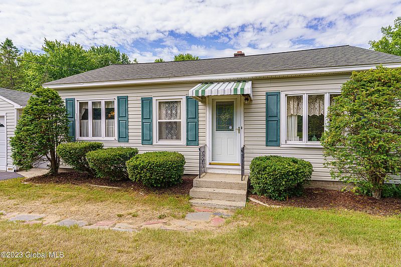 2nd image of 2803 Curry Road