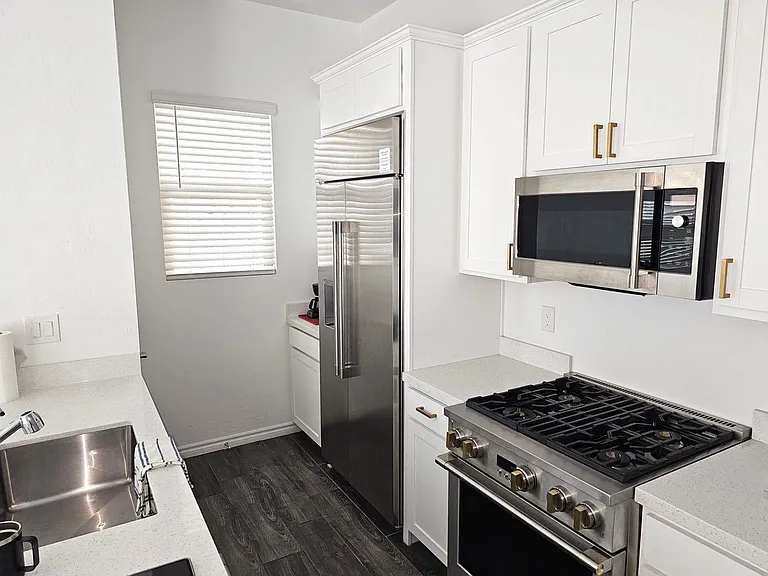 921 Mayfield Manor Ln — Photo 2