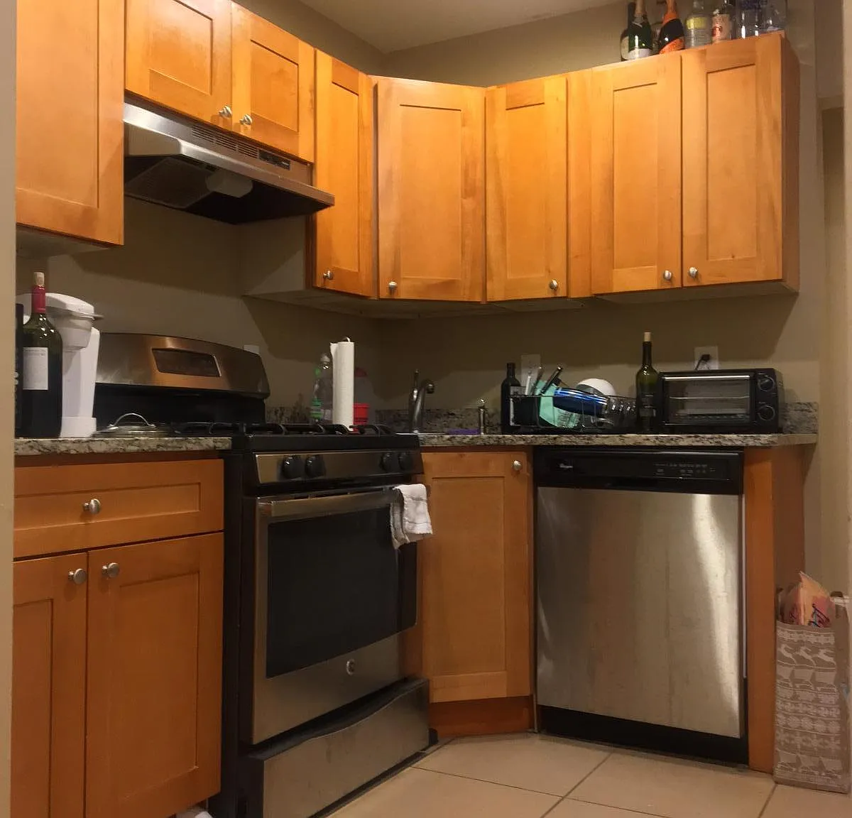 4 bed, 1400 sqft, $5,400 — Photo 3