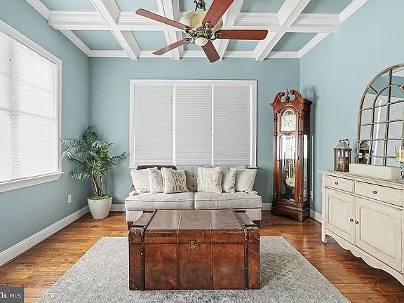 5th image of 2809 4th St