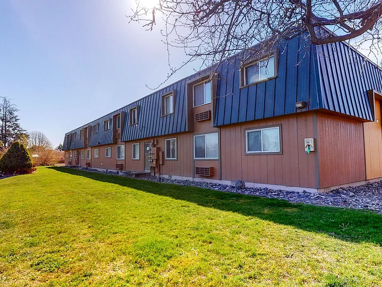 Three Rivers Place Apartments — Photo 9