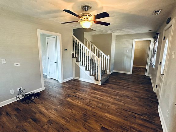 4th image of 735 Lanier Cres