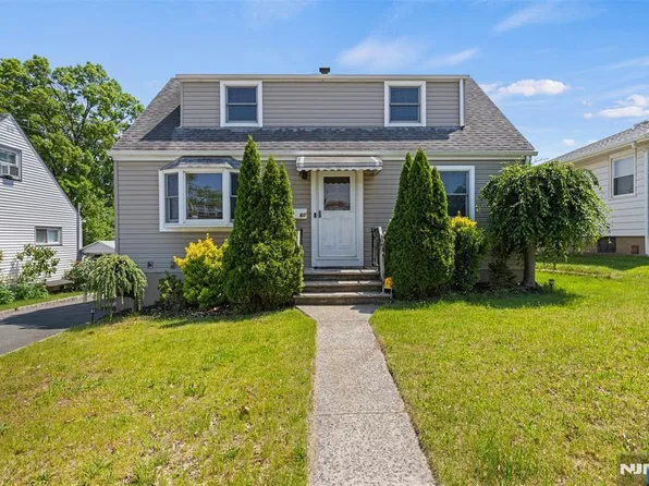 60 16th Ave, Elmwood Park, NJ 07407
