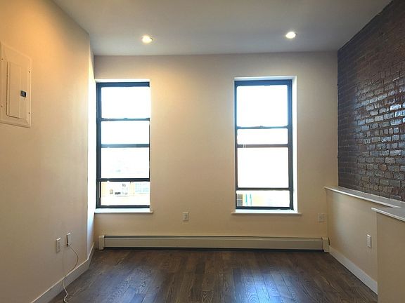 3rd image of 142 Macon St #D5