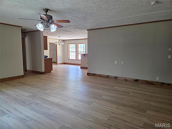 3rd image of 3908 Flucom Rd