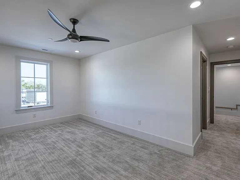 1025 Southwalk Dr — Photo 24