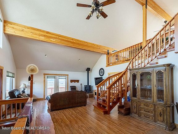 4th image of 350 Cedar Creek Dr