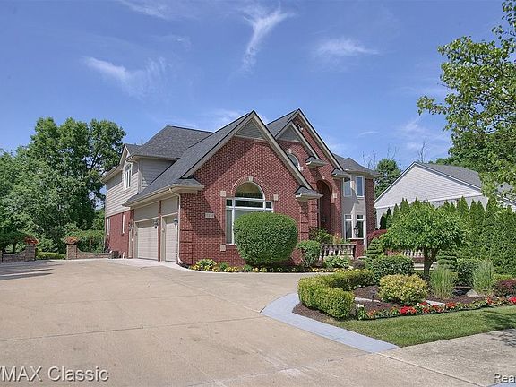 2nd image of 7216 Essex Dr